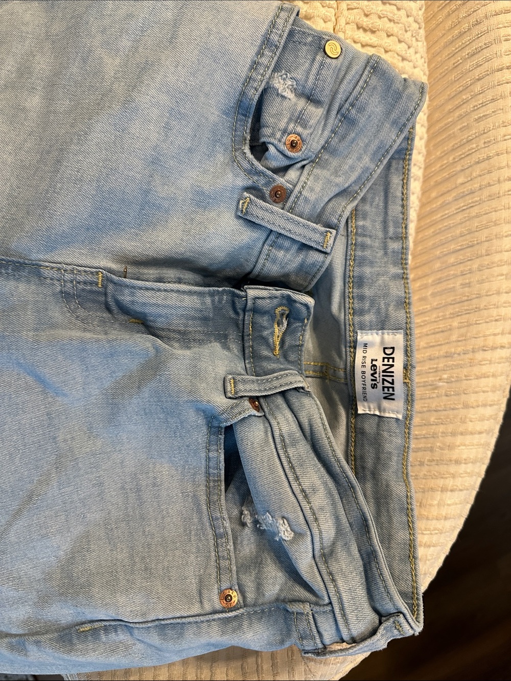 Denizen from Levi's Light Blue Slim Men’s Jeans with Subtle Distress